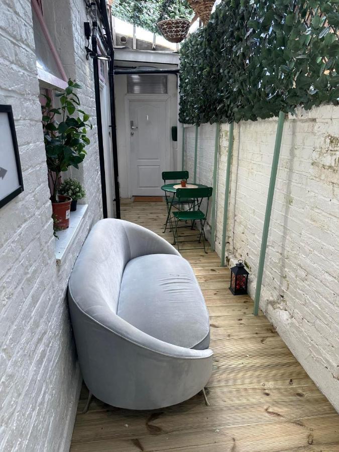 Charming Studio Apartment In Londres Exterior foto